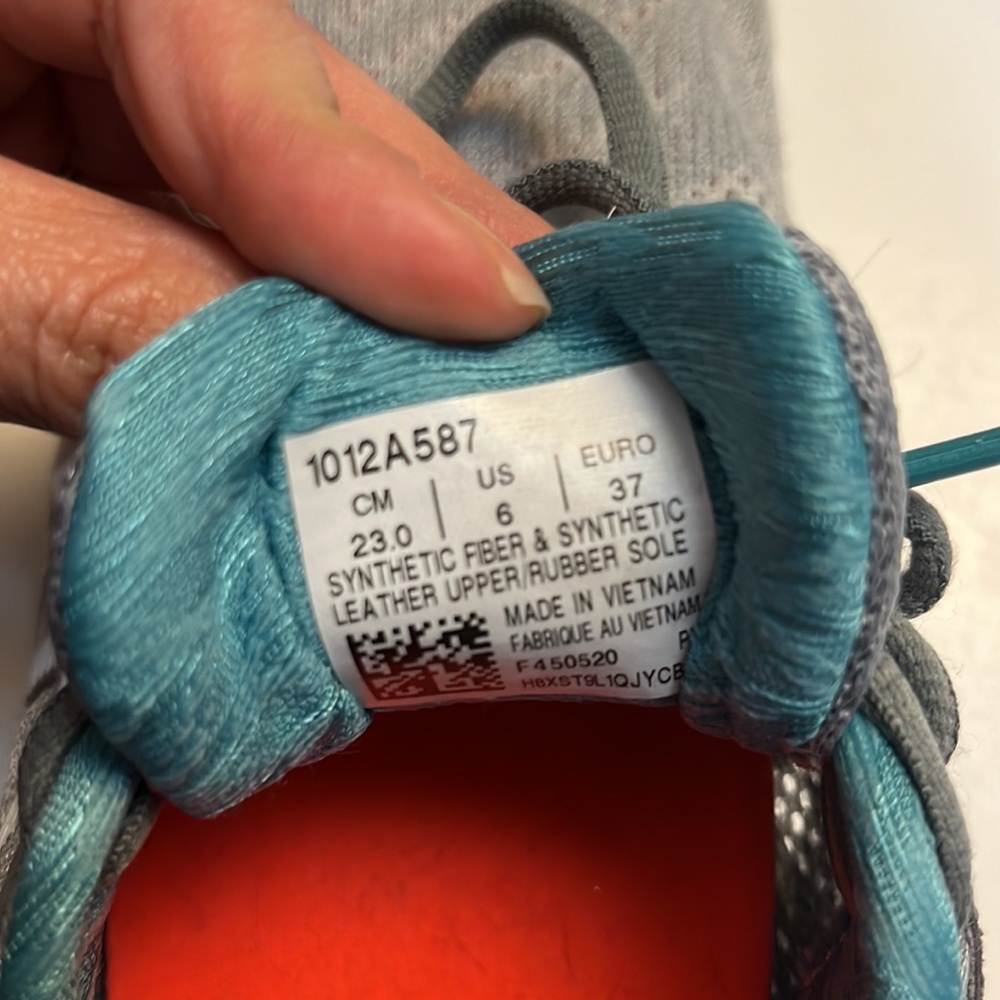 ASICS size 6 - Picture 3 of 5
